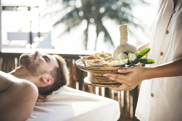 How to Design a Luxurious Walk-In Shower Without a Door?