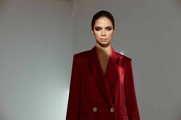 What Are the Best Lightweight Down Jacket Styles for a Chic Commuter Look?